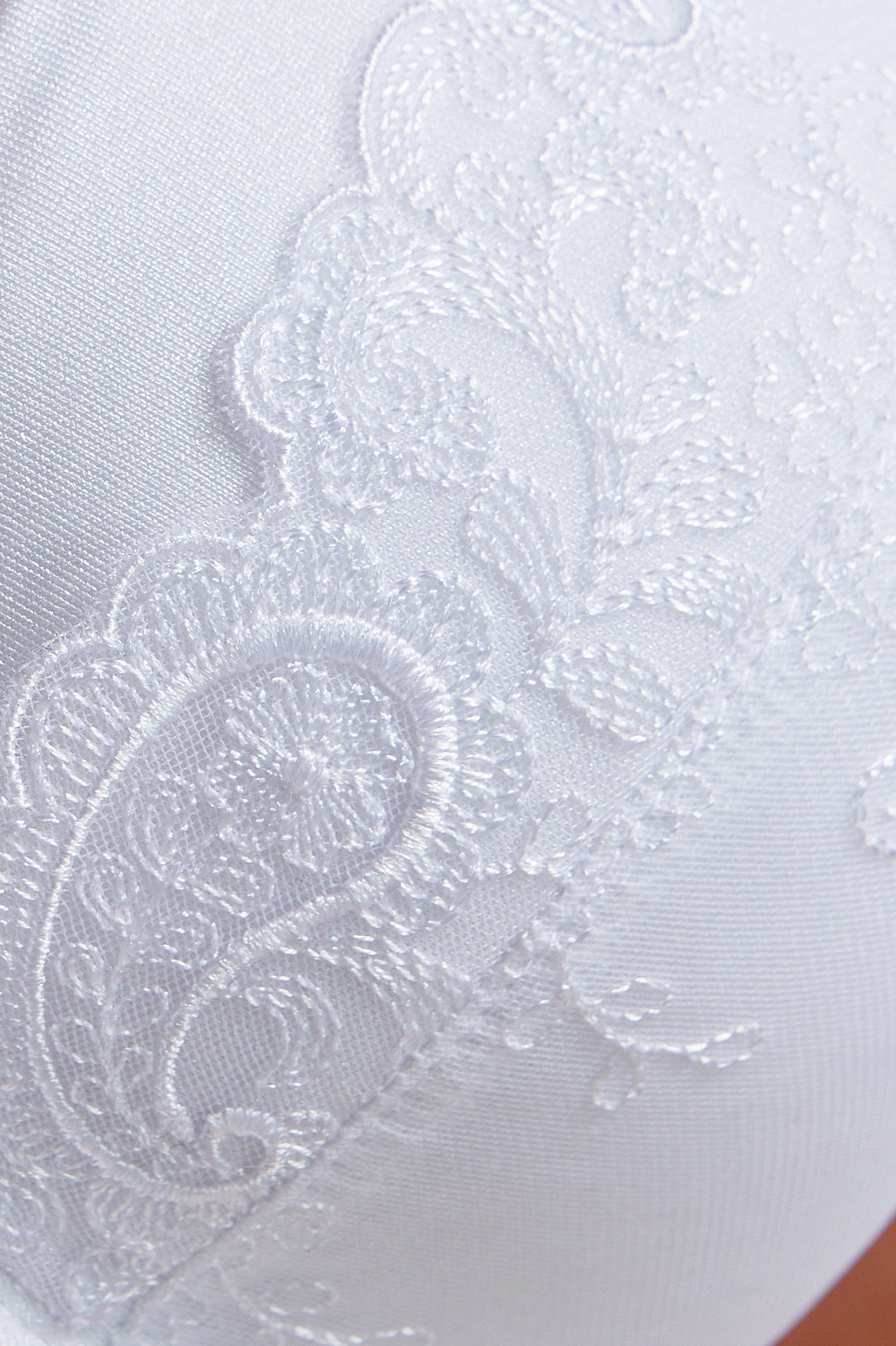 Yvette padded bra white (Discount Group A) | Gorteks | MySalvio